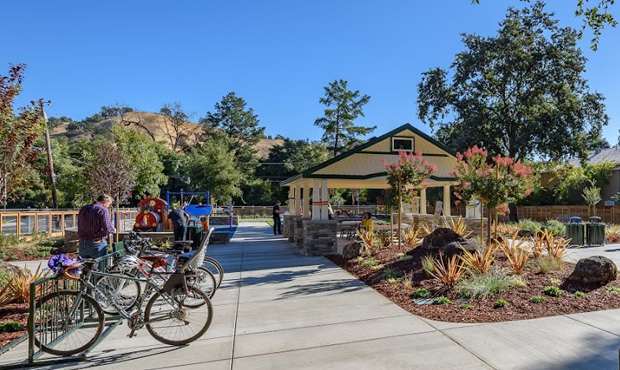 What Are Site Furnishings | Keystone Ridge Designs